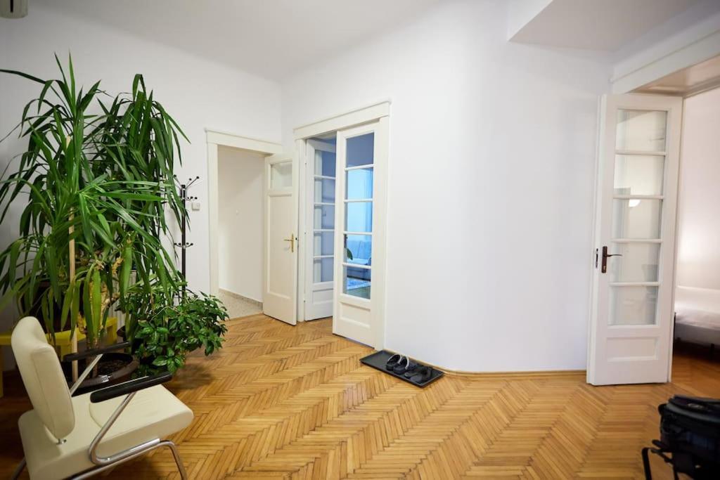 Caragiale Apartment บูคาเรสต์ ภายนอก รูปภาพ