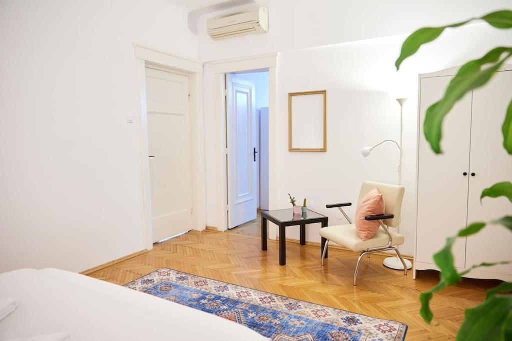 Caragiale Apartment บูคาเรสต์ ภายนอก รูปภาพ