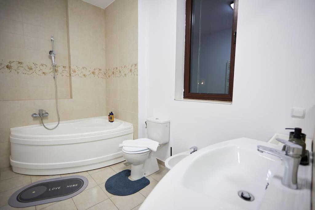Caragiale Apartment บูคาเรสต์ ภายนอก รูปภาพ