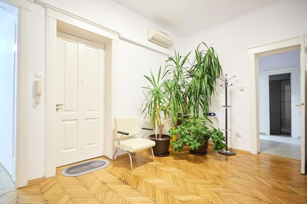 Caragiale Apartment บูคาเรสต์ ภายนอก รูปภาพ