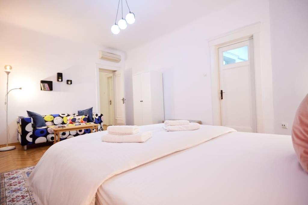 Caragiale Apartment บูคาเรสต์ ภายนอก รูปภาพ